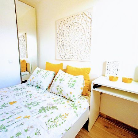 Private Room In Renovated Apartment - Tram 1 Min Walk 尼斯 外观 照片