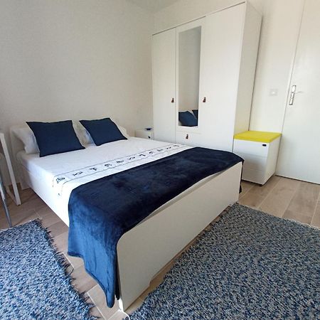 Private Room In Renovated Apartment - Tram 1 Min Walk 尼斯 客房 照片