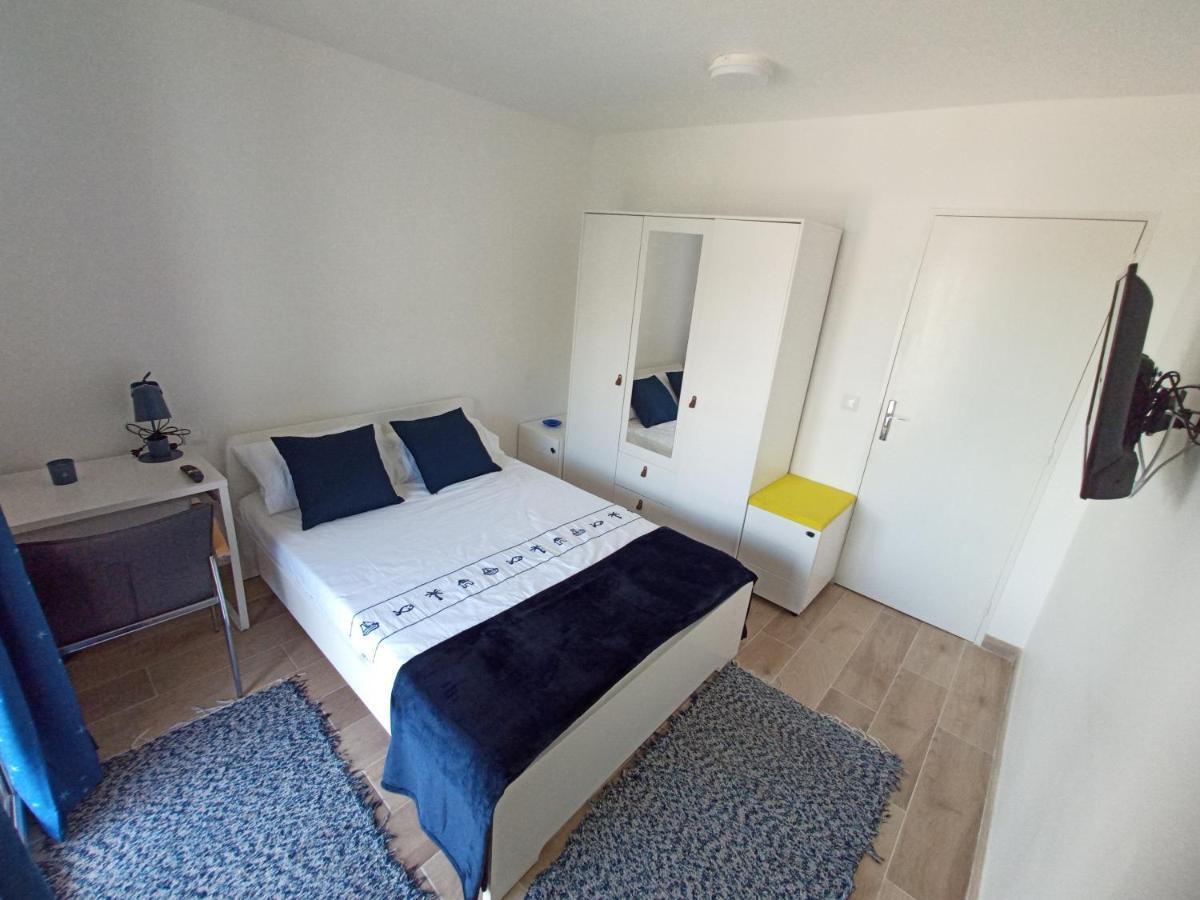 Private Room In Renovated Apartment - Tram 1 Min Walk 尼斯 外观 照片