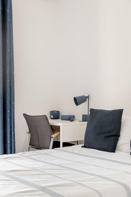 Private Room In Renovated Apartment - Tram 1 Min Walk 尼斯 外观 照片