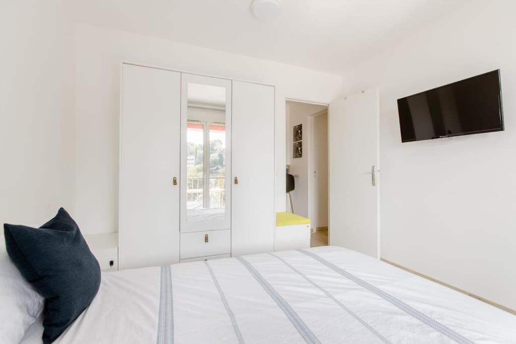 Private Room In Renovated Apartment - Tram 1 Min Walk 尼斯 外观 照片