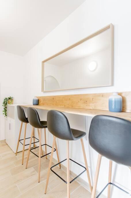 Private Room In Renovated Apartment - Tram 1 Min Walk 尼斯 外观 照片
