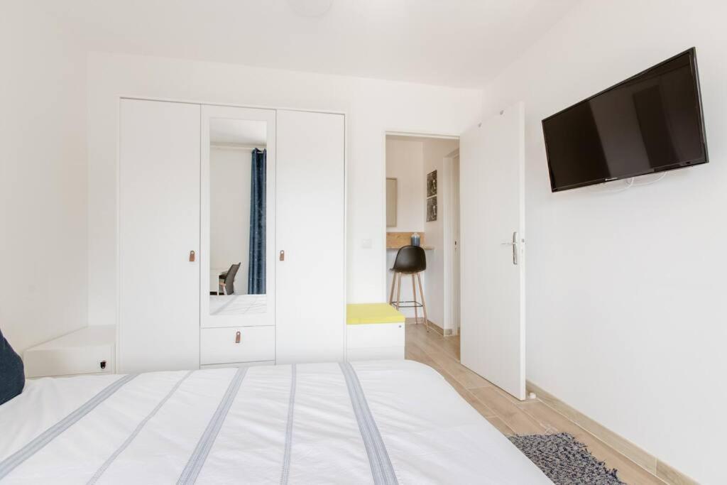 Private Room In Renovated Apartment - Tram 1 Min Walk 尼斯 外观 照片